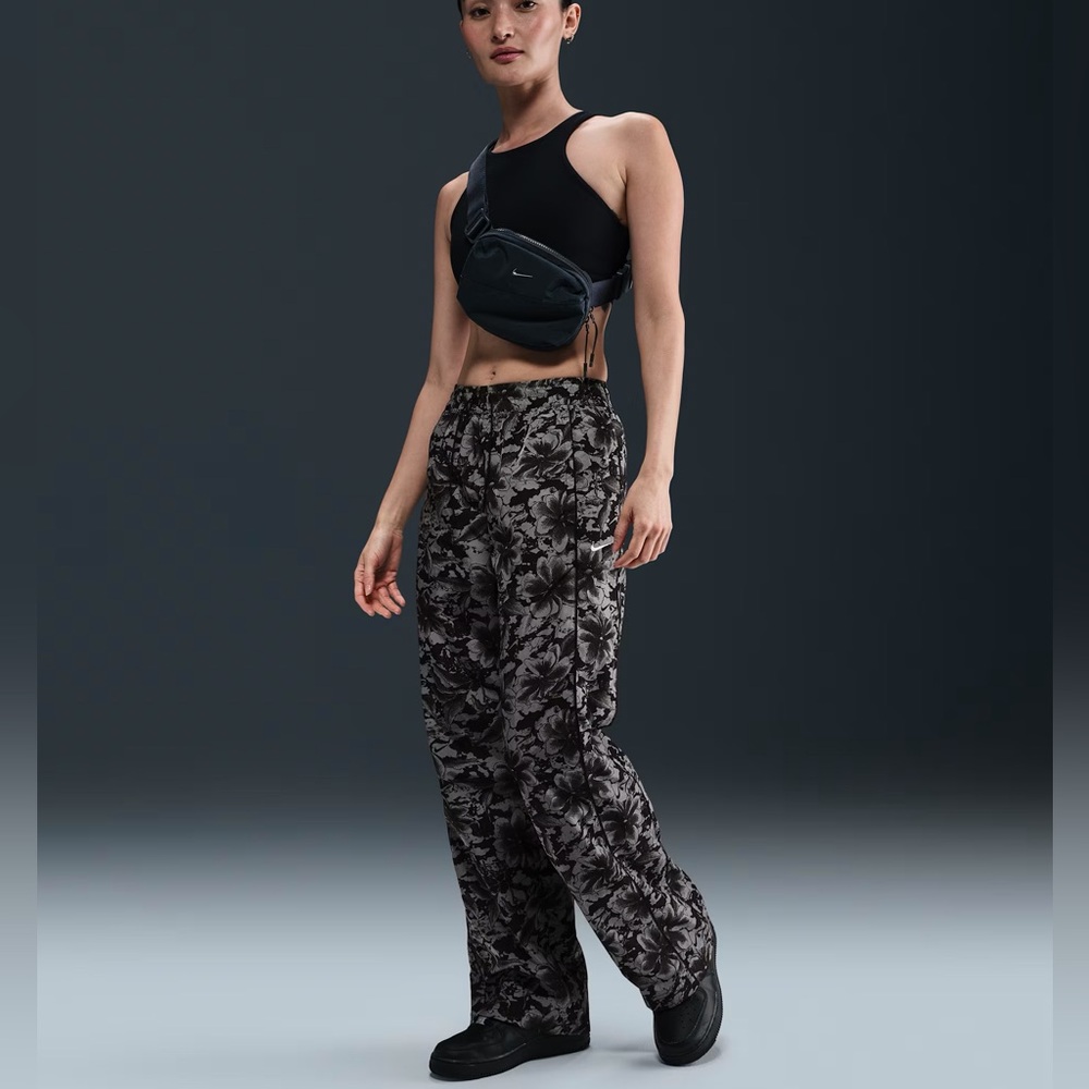 Nike Windrunner UV Protection Mid-Rise Woven Printed Pants